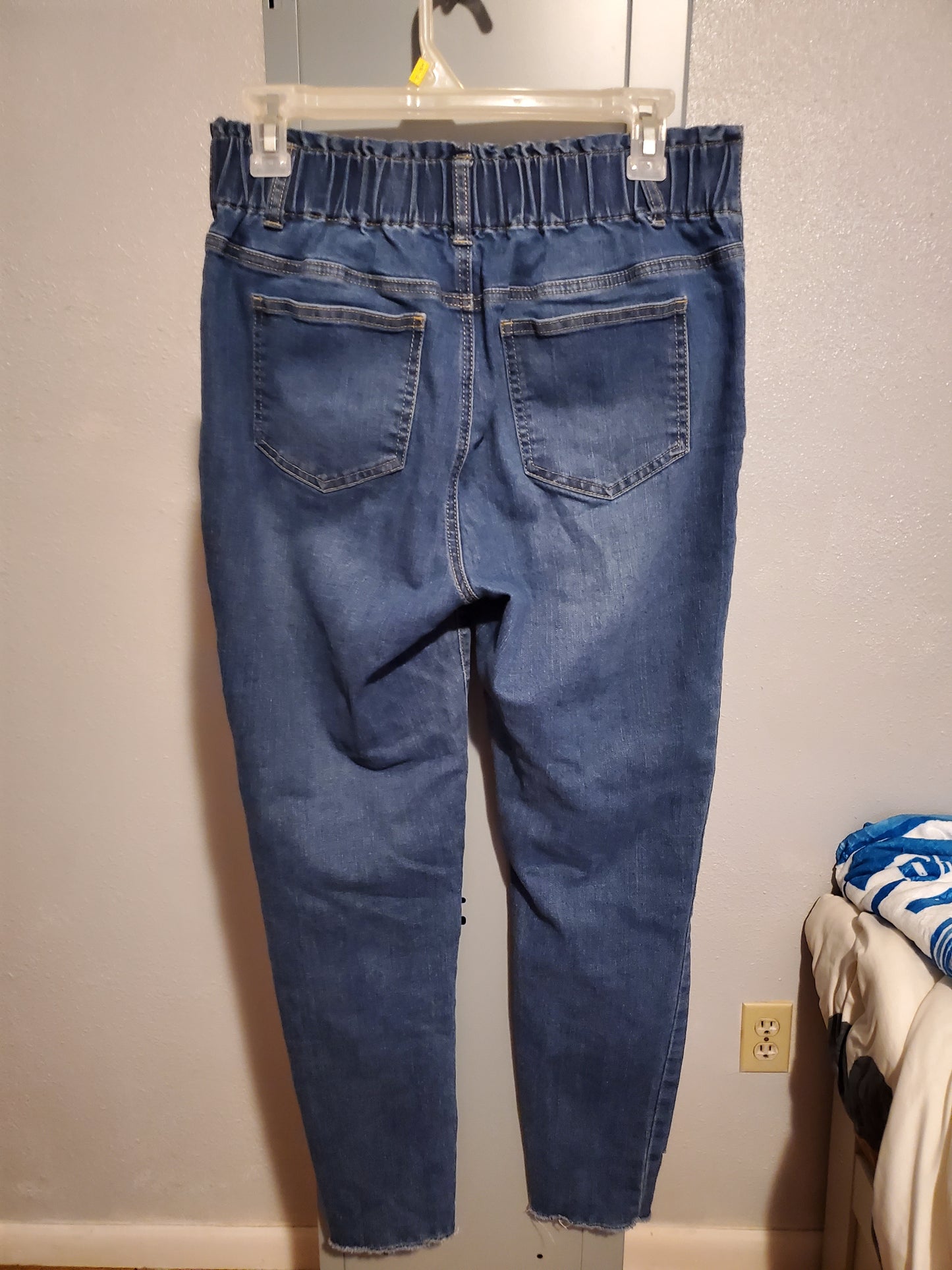 Shein Tapered Ankle Jeans Size Large - Elastic Waist Comfort 10E