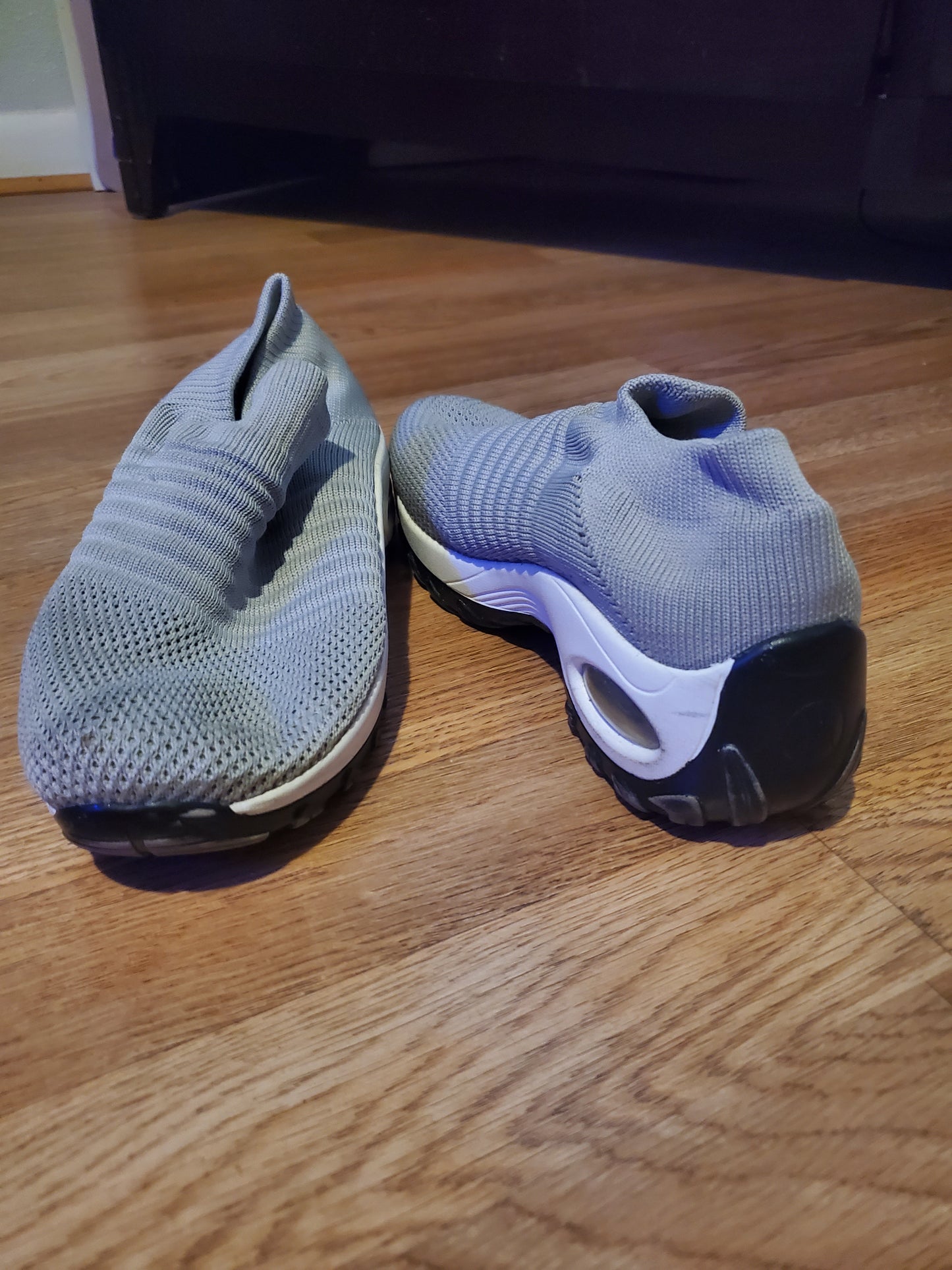 Gray Jogger Shoes 1K