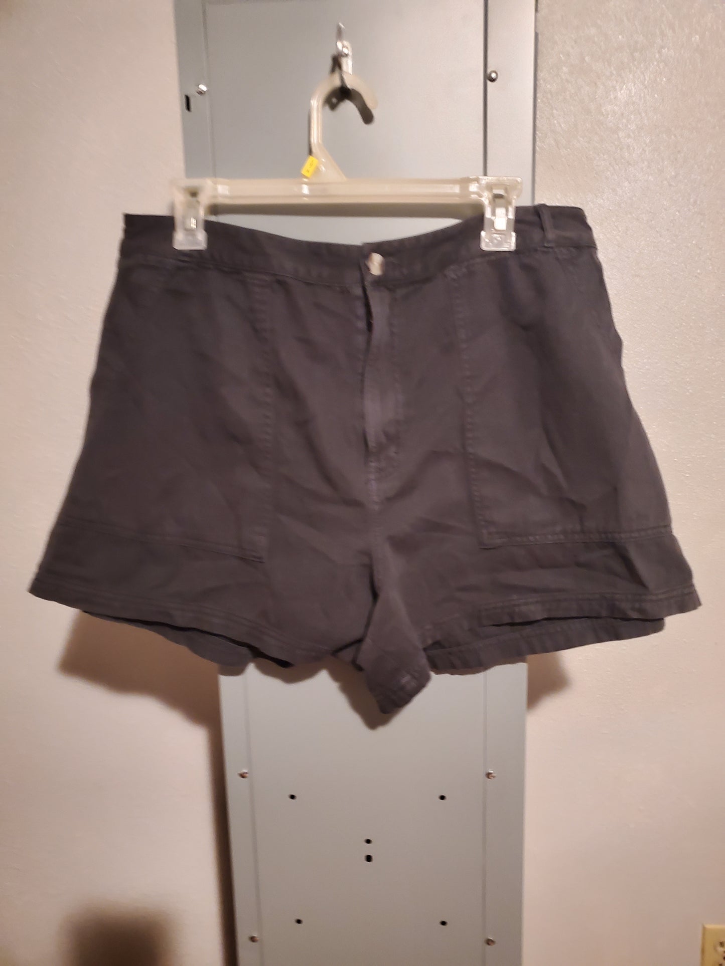 Black Dress Shorts 7C
