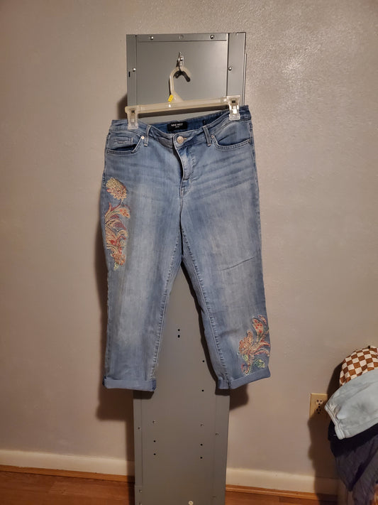 Jean Capri Flowered 2E