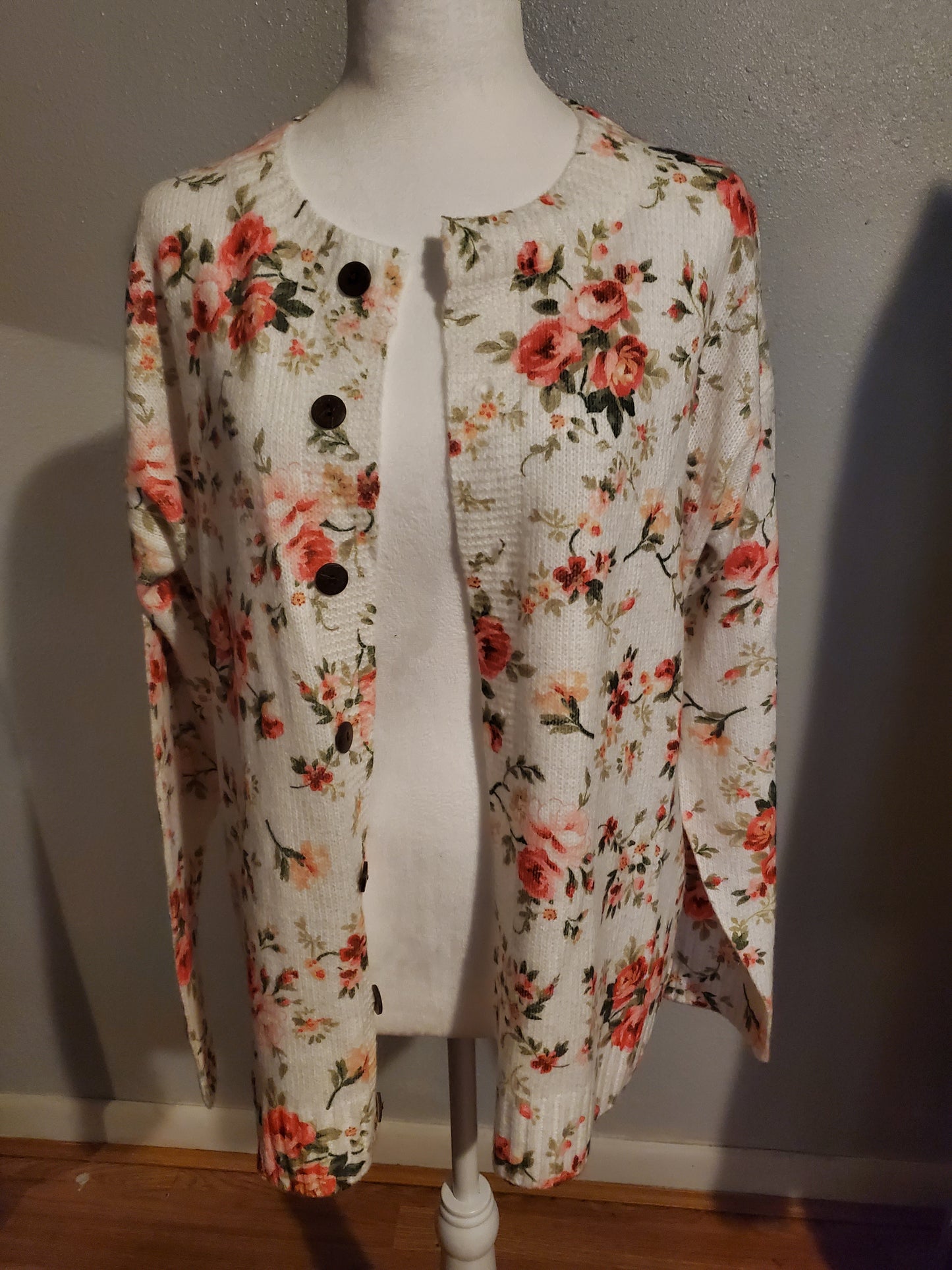 White Flowered Sweater 8F-2