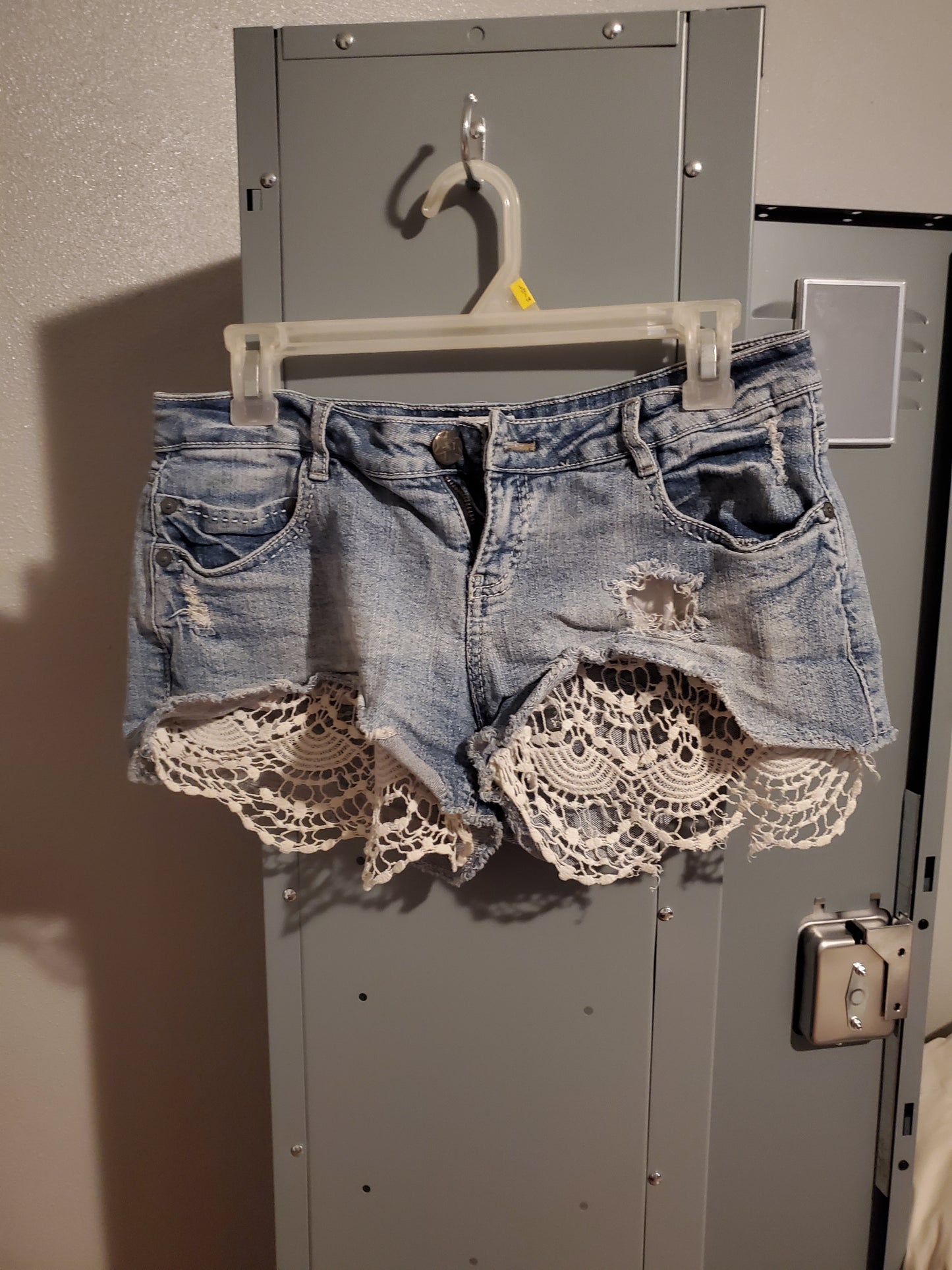 Rue 21 Jean w/lace Shorts 27C