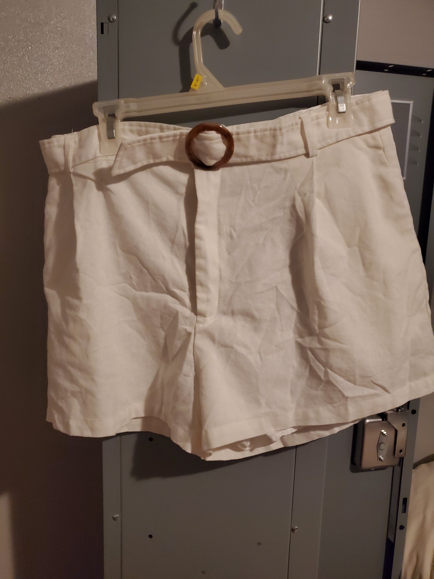 White Belted Shorts 26C