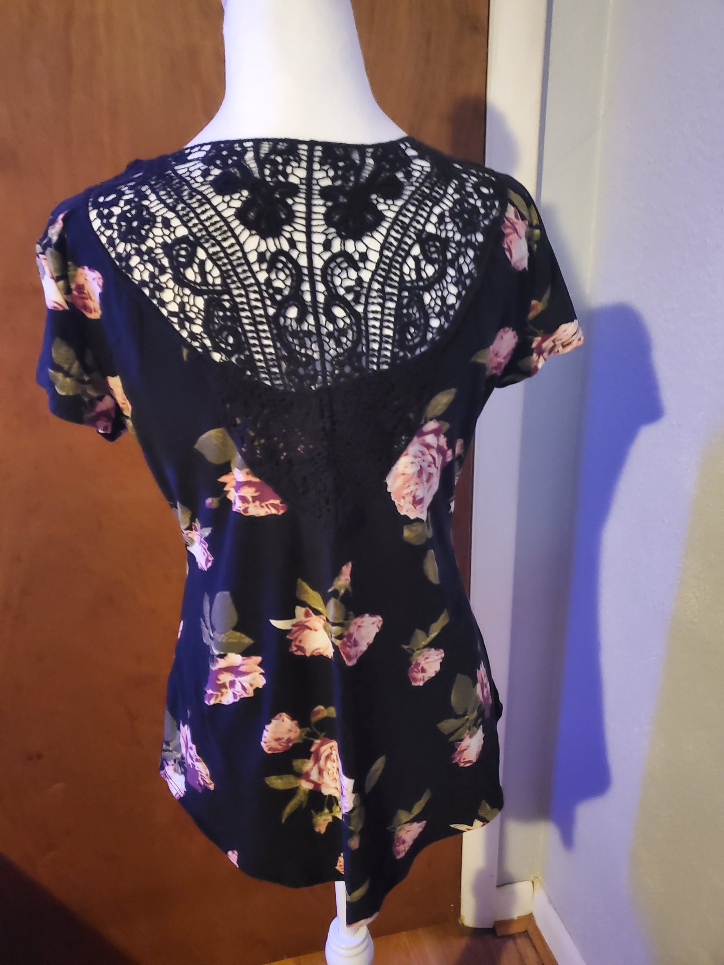 Black w/roses shirt 40A