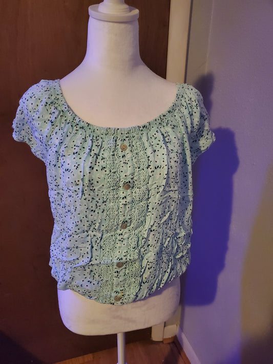 Pale green w/flowers cropped Blouse 17B