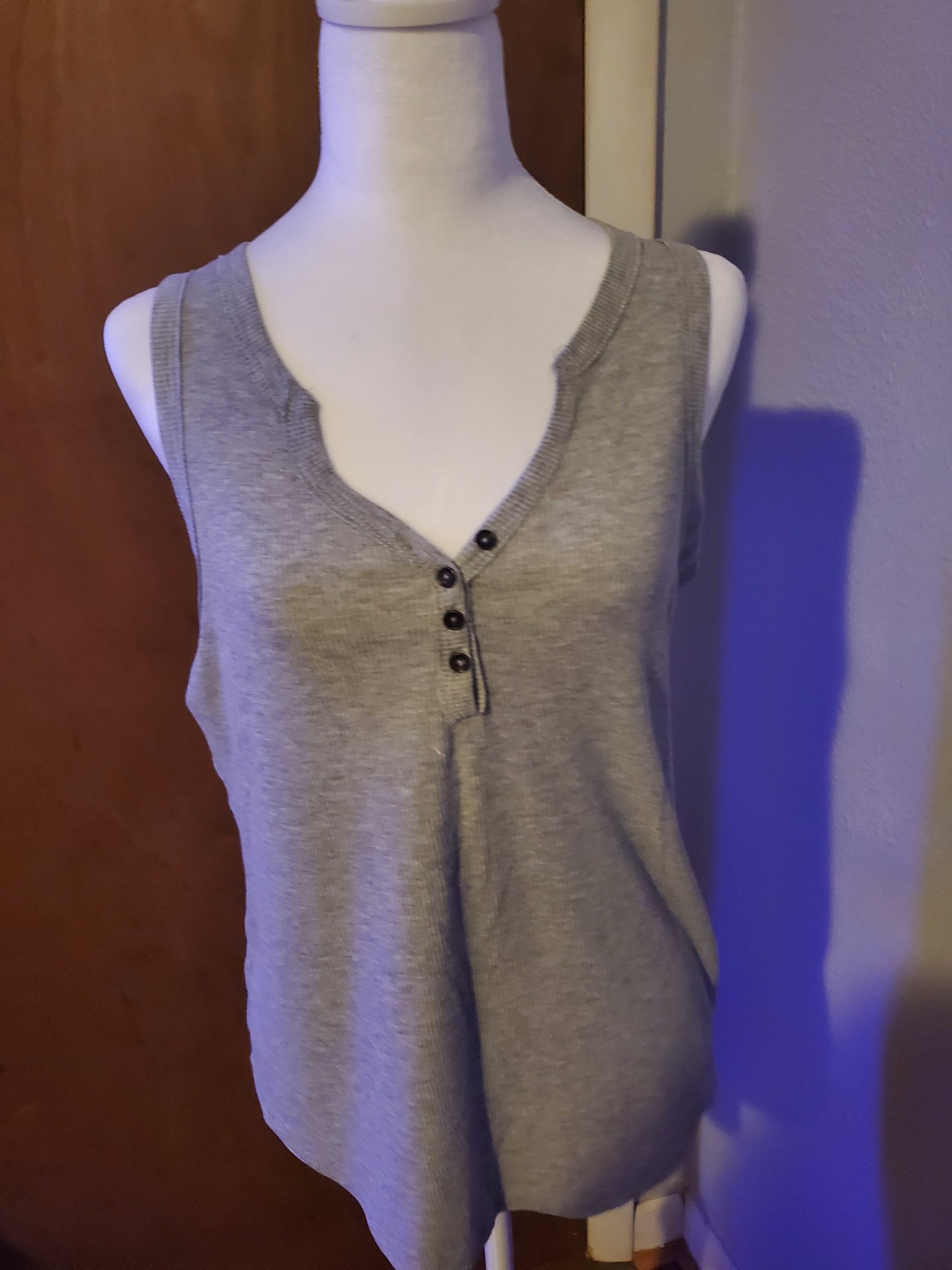 Gray ribbed tank top 31A